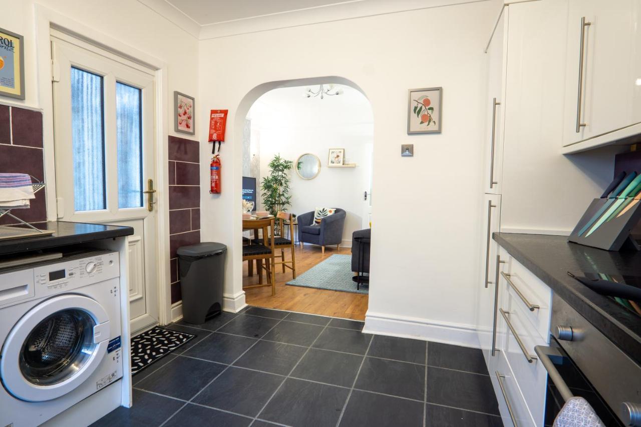 Air Host And Stay - Stanley Park House, 2 Mins From Lfc, Sleeps 7 Liverpool Extérieur photo